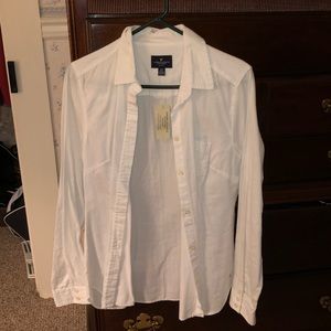 NWT white AE button up shirt.